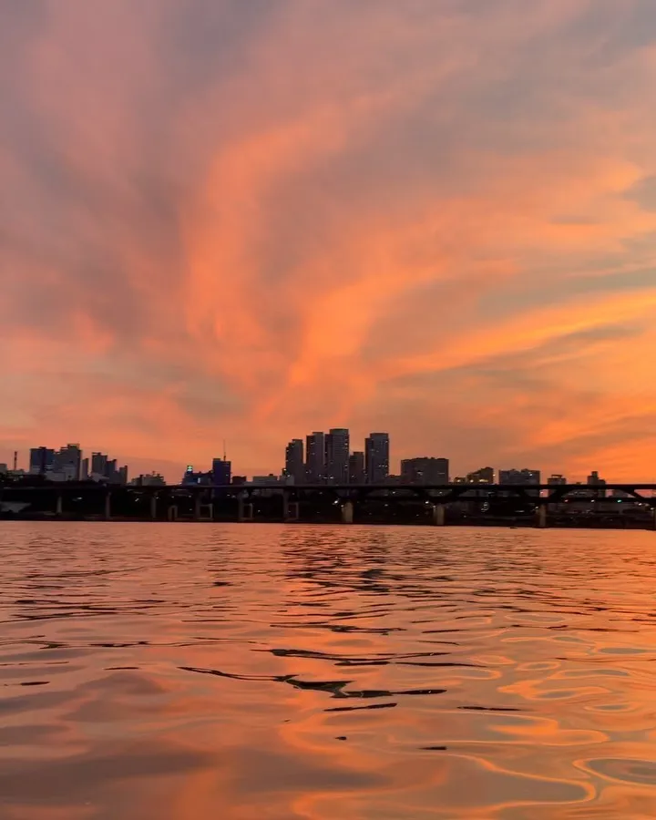 Sunset SUP in Han river, Seoul